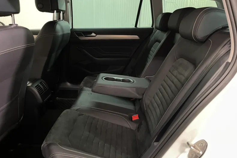 Volkswagen Passat din 2021 cu 163.799 km - oferta VOL232654 - foto 11