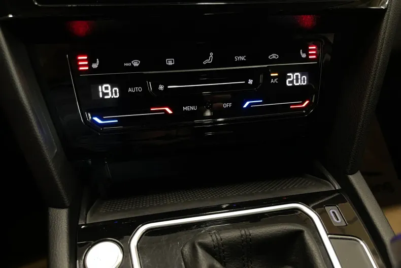 Volkswagen Passat din 2021 cu 163.799 km - oferta VOL232654 - foto 20