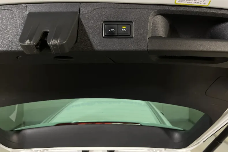 Volkswagen Passat din 2021 cu 163.799 km - oferta VOL232654 - foto 23