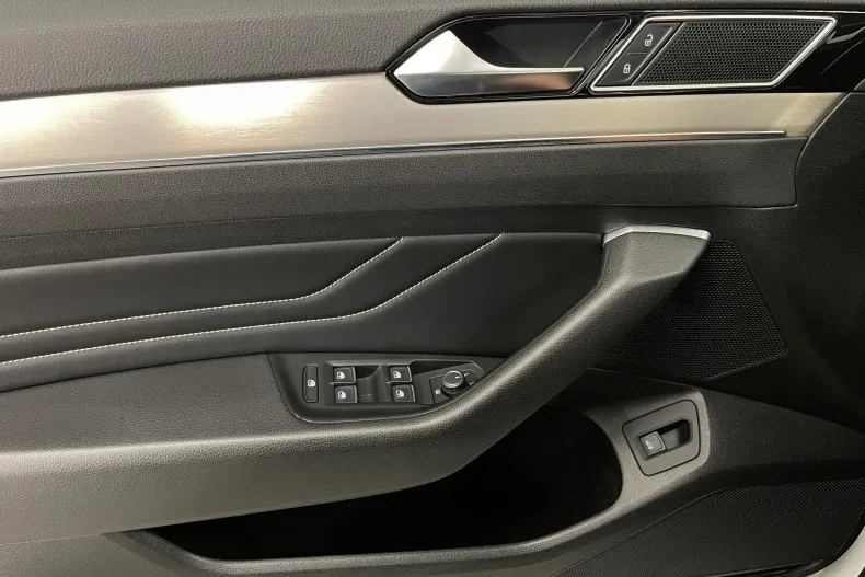 Volkswagen Passat din 2021 cu 163.799 km - oferta VOL232654 - foto 24