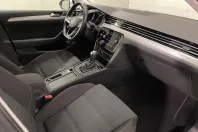 Volkswagen Passat din 2022 cu 63.789 km - oferta VOL232658 - foto 10