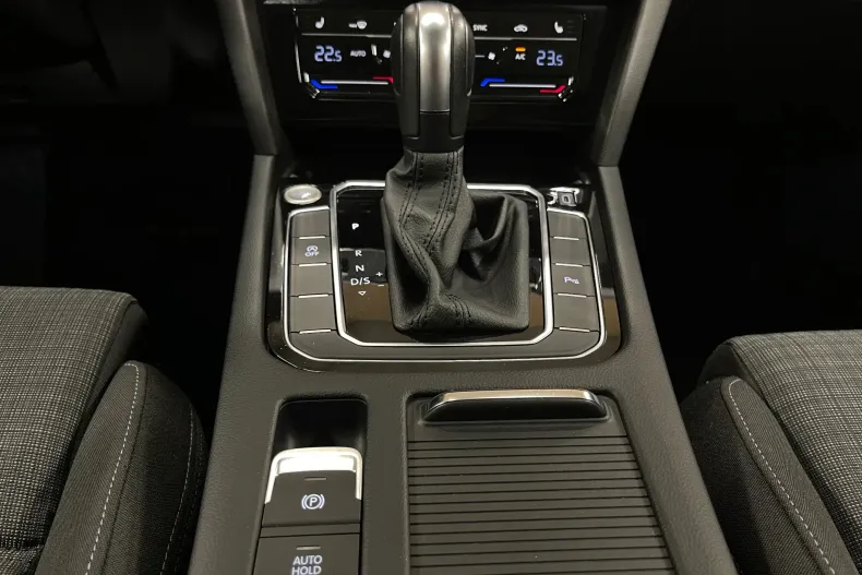 Volkswagen Passat din 2022 cu 63.789 km - oferta VOL232658 - foto 21