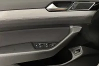 Volkswagen Passat din 2022 cu 63.789 km - oferta VOL232658 - foto 22