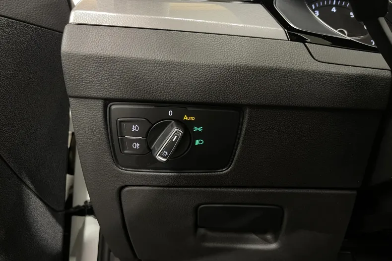 Volkswagen Passat din 2022 cu 63.789 km - oferta VOL232658 - foto 23