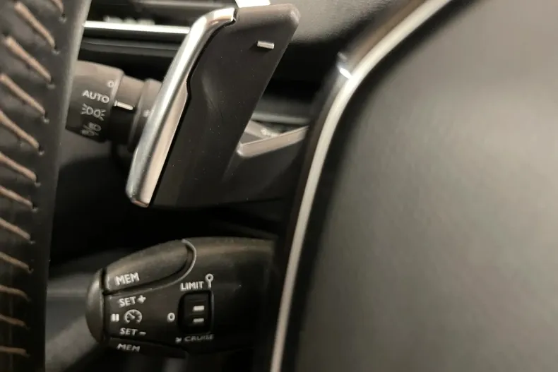 Peugeot 3008 din 2020 cu 70.709 km - oferta PEU232659 - foto 23