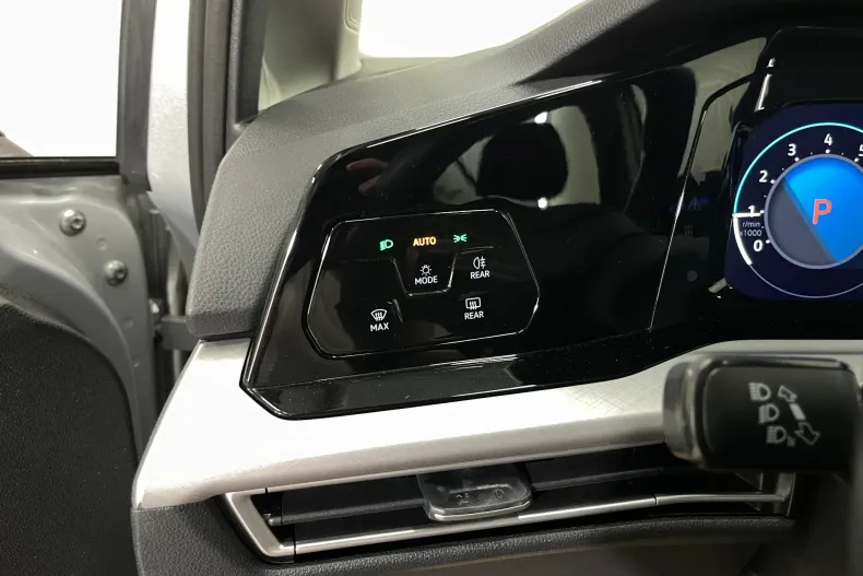Volkswagen Golf din 2021 cu 71.782 km - oferta VOL232663 - foto 19