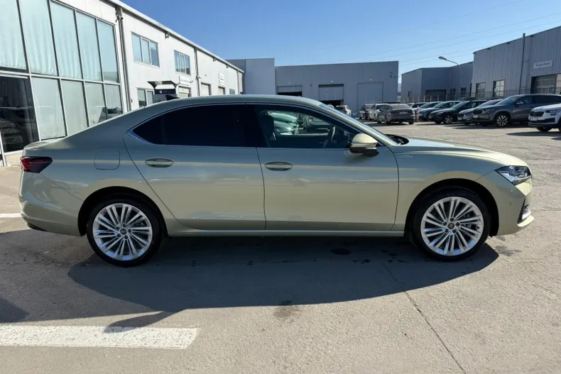 Skoda Superb din 2025 cu 1 km - oferta SKO232677 - foto 3