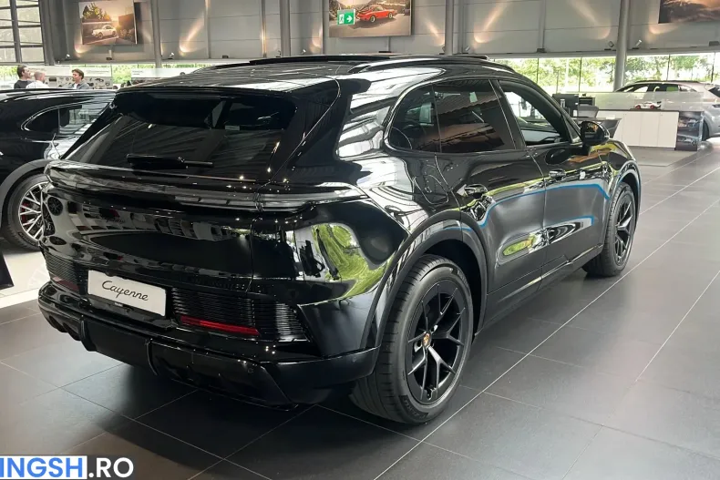 Porsche Cayenne din 2026 cu 1 km - oferta POR232712 - foto 3