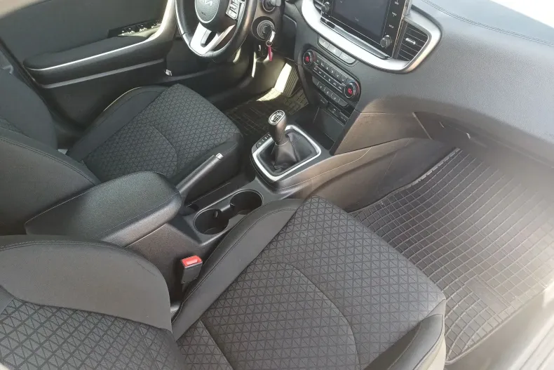 Kia Ceed din 2021 cu 71.760 km - oferta KIA232724 - foto 24