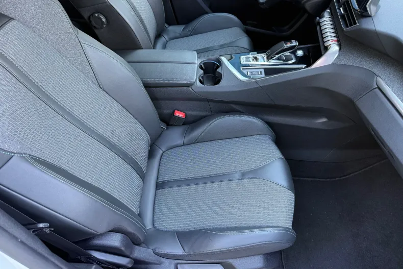 Peugeot 3008 din 2022 cu 142.000 km - oferta PEU232728 - foto 12