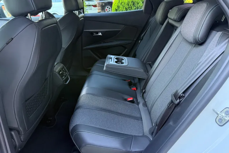 Peugeot 3008 din 2022 cu 142.000 km - oferta PEU232728 - foto 33