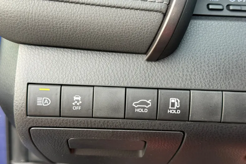 Toyota Camry din 2023 cu 135.841 km - oferta TOY232750 - foto 11
