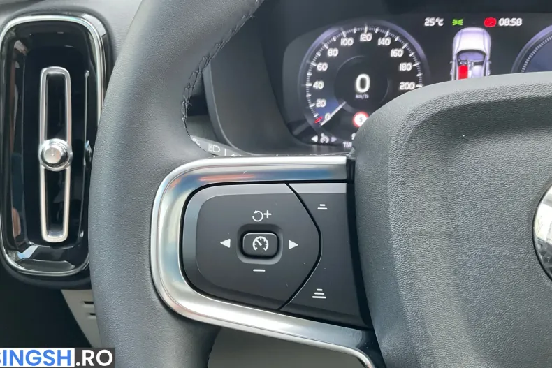 Volvo XC40 din 2022 cu 51.428 km - oferta VOL232763 - foto 33