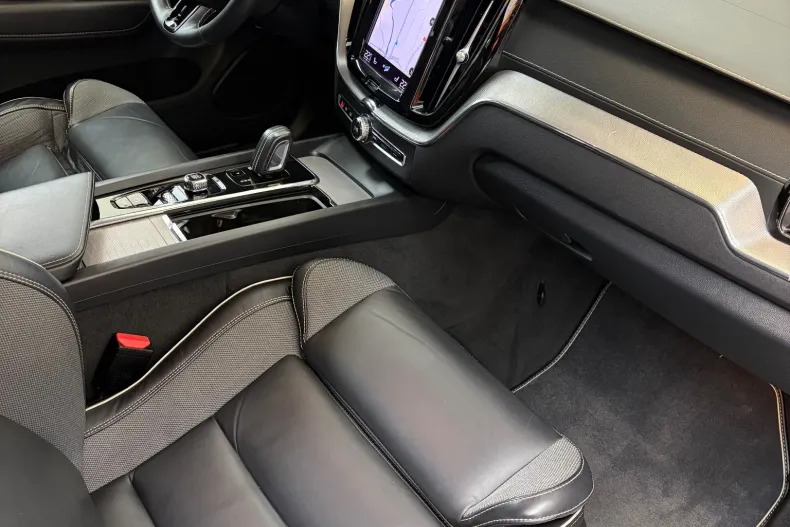 Volvo XC60 din 2021 cu 173.000 km - oferta VOL232770 - foto 11