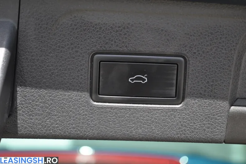 Volkswagen Passat din 2021 cu 160.788 km - oferta VOL232798 - foto 19