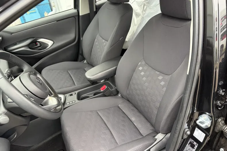 Toyota Yaris din 2025 cu 1.700 km - oferta TOY232810 - foto 13