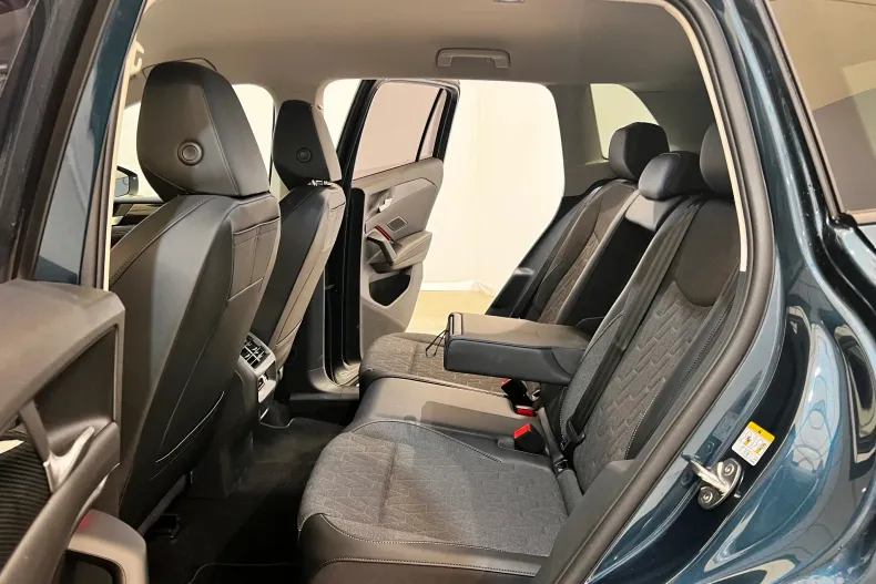 Volkswagen Tiguan din 2025 cu 12.500 km - oferta VOL232820 - foto 6