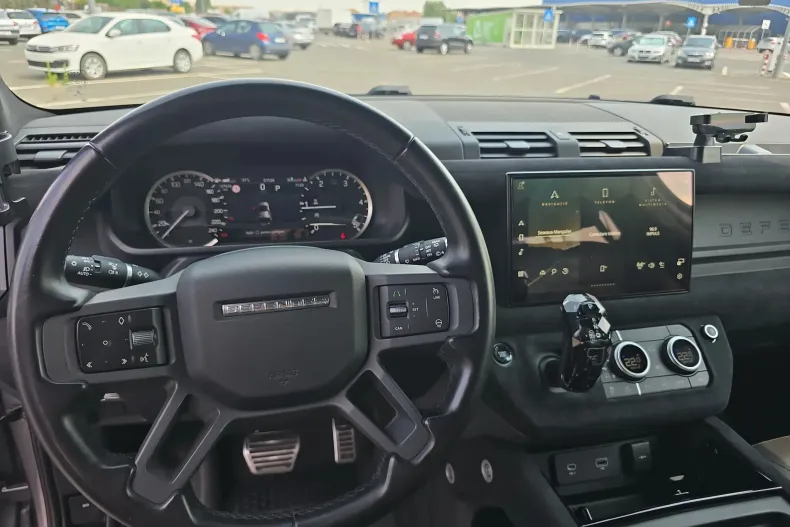 Land Rover Defender din 2022 cu 57.638 km - oferta LAN232826 - foto 10