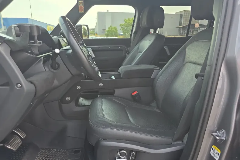 Land Rover Defender din 2022 cu 57.638 km - oferta LAN232826 - foto 36