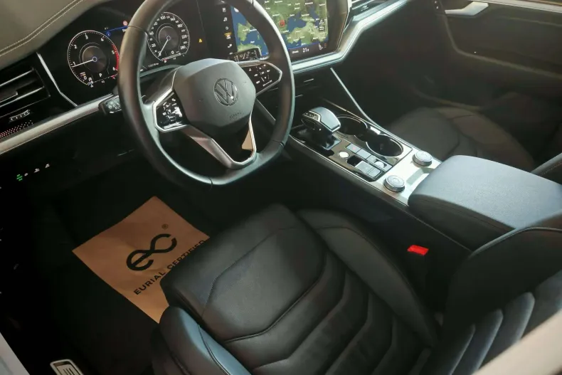 Volkswagen Touareg din 2022 cu 115.119 km - oferta VOL232877 - foto 12