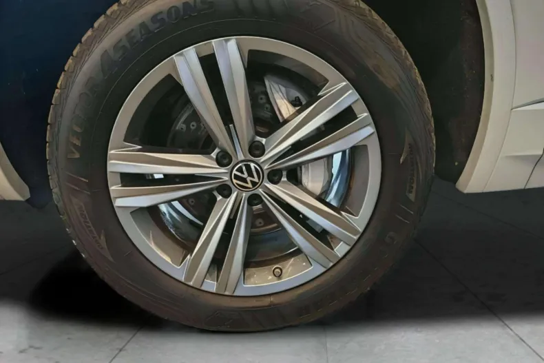 Volkswagen Touareg din 2022 cu 115.119 km - oferta VOL232877 - foto 21