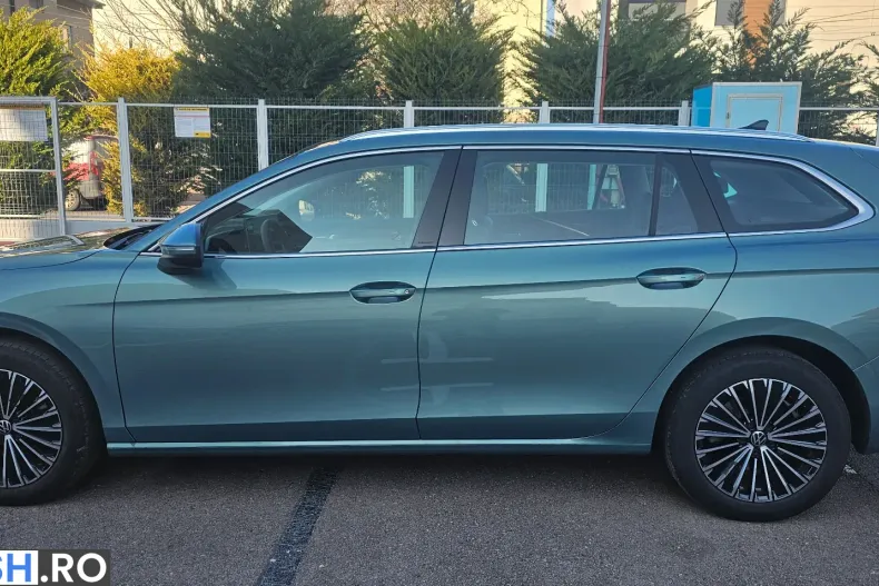 Volkswagen Passat din 2024 cu 13.236 km - oferta VOL232885 - foto 3
