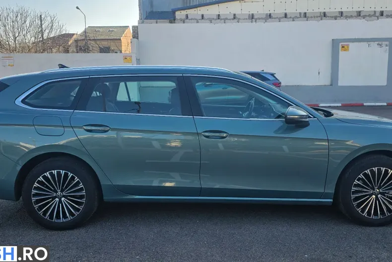 Volkswagen Passat din 2024 cu 13.236 km - oferta VOL232885 - foto 4