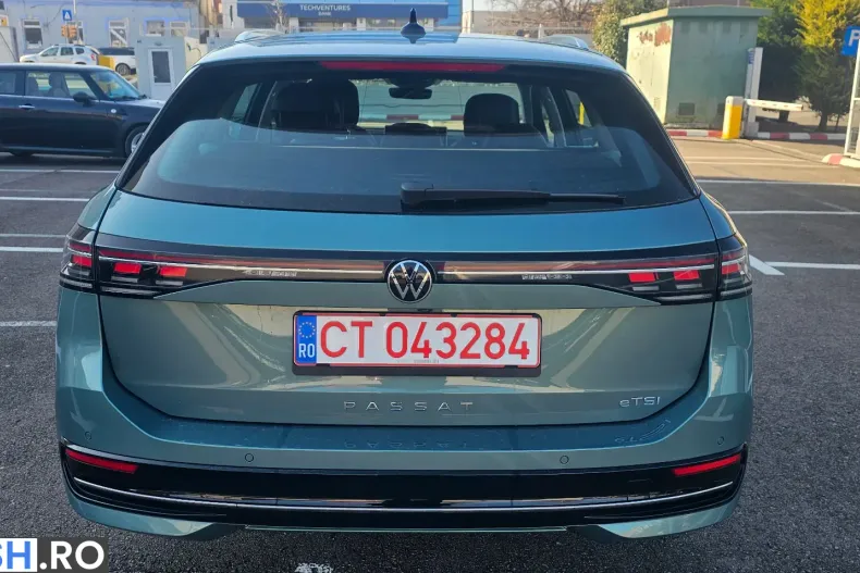 Volkswagen Passat din 2024 cu 13.236 km - oferta VOL232885 - foto 5