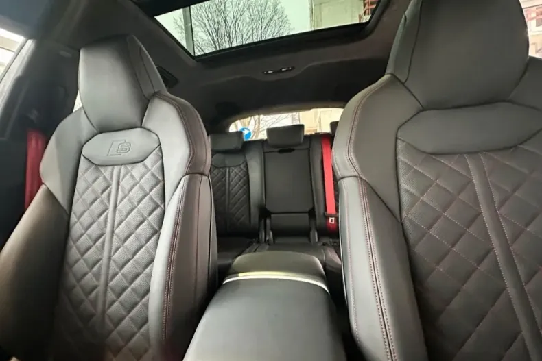 Audi Q8 din 2026 cu 1 km - oferta AUD232888 - foto 6