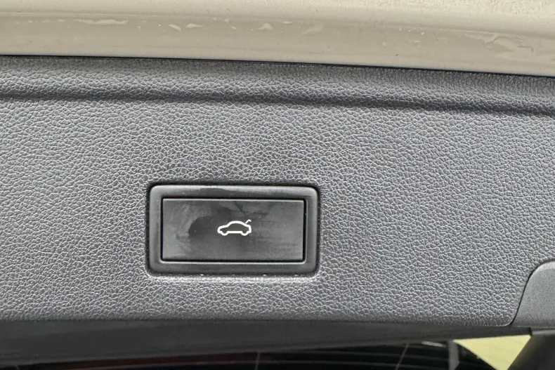 Volkswagen Touareg din 2024 cu 25.000 km - oferta VOL232893 - foto 5