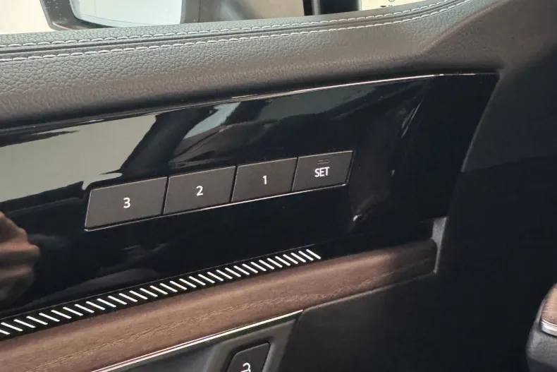 Volkswagen Touareg din 2024 cu 25.000 km - oferta VOL232893 - foto 11