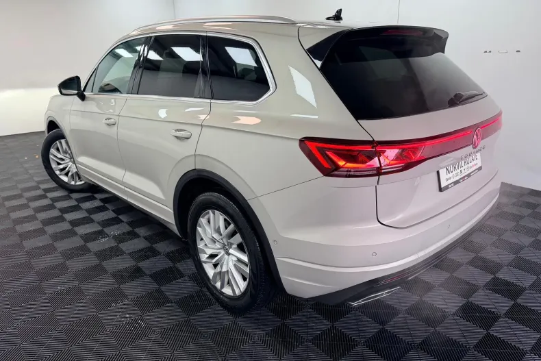Volkswagen Touareg din 2024 cu 25.000 km - oferta VOL232893 - foto 28