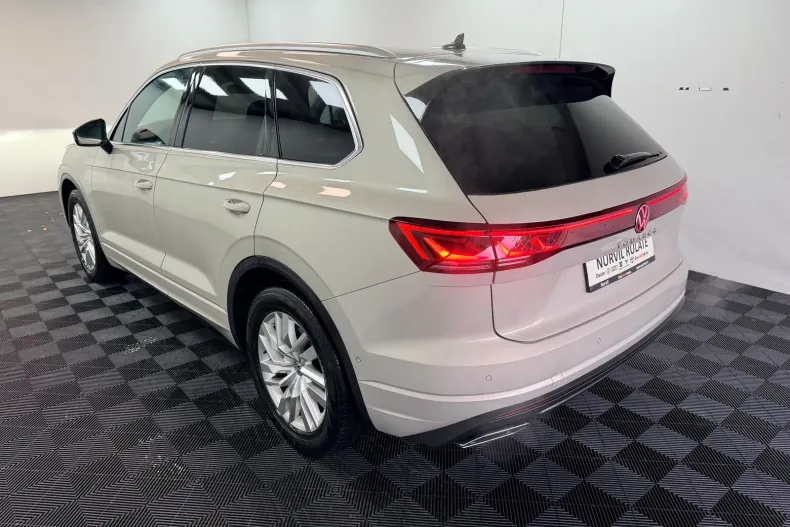 Volkswagen Touareg din 2024 cu 25.000 km - oferta VOL232893 - foto 31
