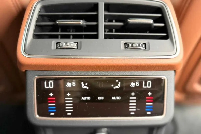Audi A6 Limuzina din 2021 cu 147.000 km - oferta AUD232905 - foto 27