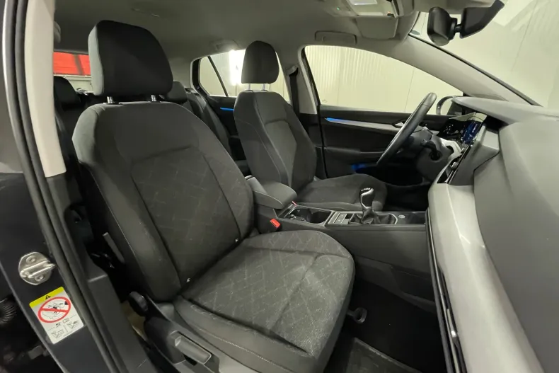Volkswagen Golf din 2021 cu 43.010 km - oferta VOL232910 - foto 12