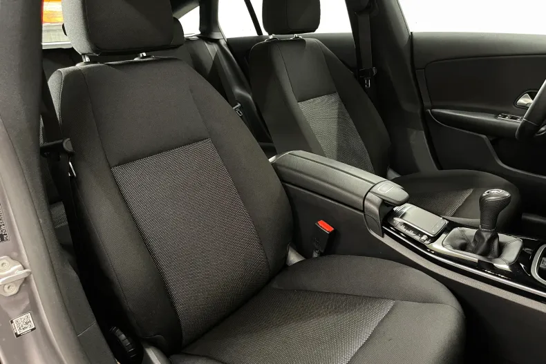 Mercedes-Benz CLA 200 (Clasa CLA) din 2022 cu 153.245 km - oferta MER232915 - foto 9
