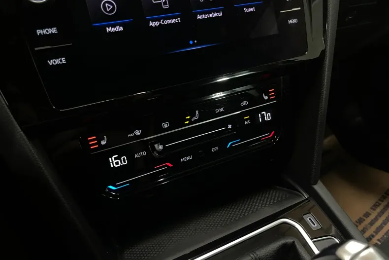 Volkswagen Passat din 2021 cu 57.557 km - oferta VOL232919 - foto 19