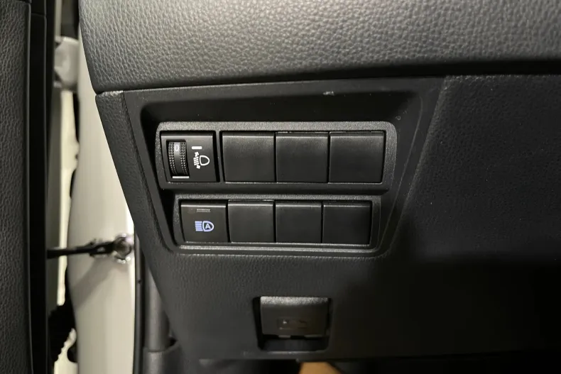 Toyota Yaris din 2023 cu 102.521 km - oferta TOY232936 - foto 14