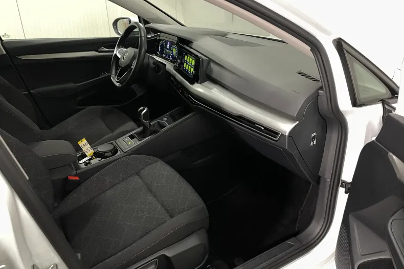 Volkswagen Golf din 2022 cu 46.319 km - oferta VOL232942 - foto 9