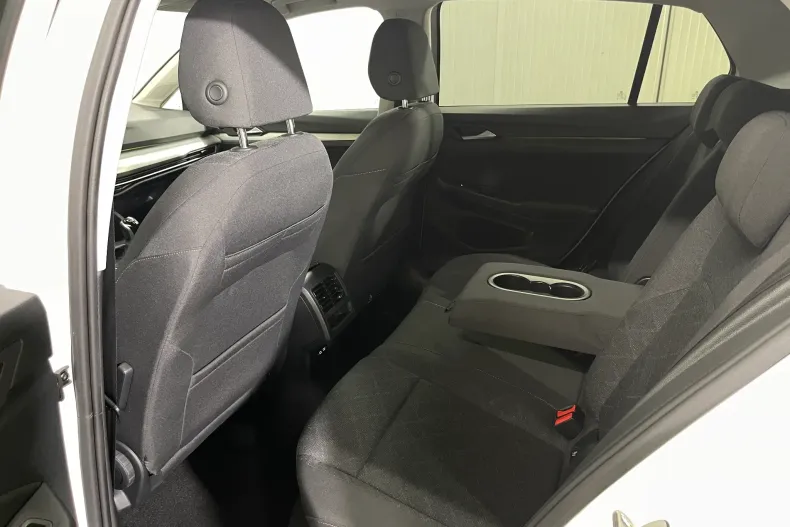 Volkswagen Golf din 2022 cu 46.319 km - oferta VOL232942 - foto 11