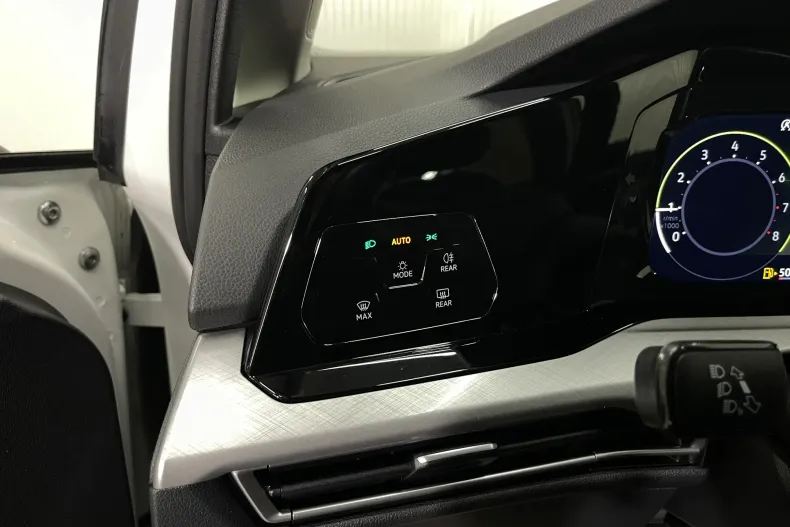 Volkswagen Golf din 2022 cu 46.319 km - oferta VOL232942 - foto 20