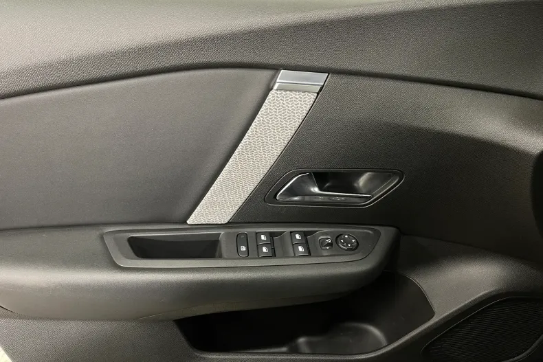 Citroën C4 din 2021 cu 102.147 km - oferta CIT232946 - foto 28