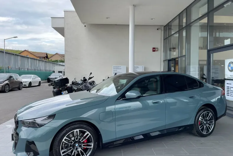 BMW 530e (Seria 5) din 2026 cu 7 km - oferta BMW232973 - foto 4