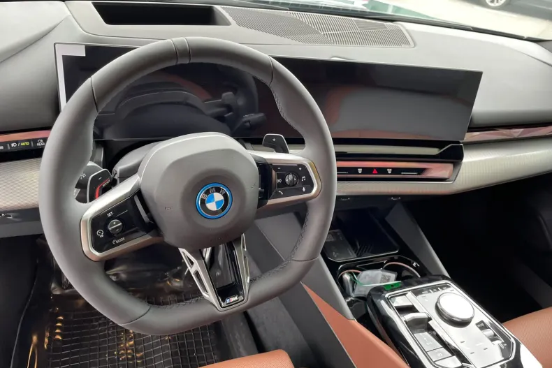 BMW 530e (Seria 5) din 2026 cu 7 km - oferta BMW232973 - foto 11