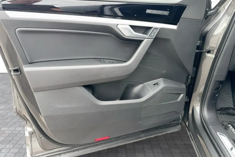 Volkswagen Touareg din 2023 cu 103.240 km - oferta VOL232976 - foto 10