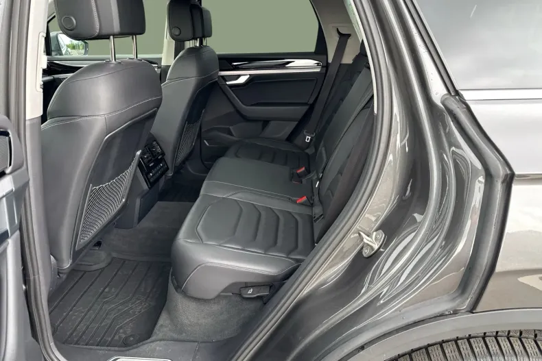 Volkswagen Touareg din 2023 cu 103.240 km - oferta VOL232976 - foto 30