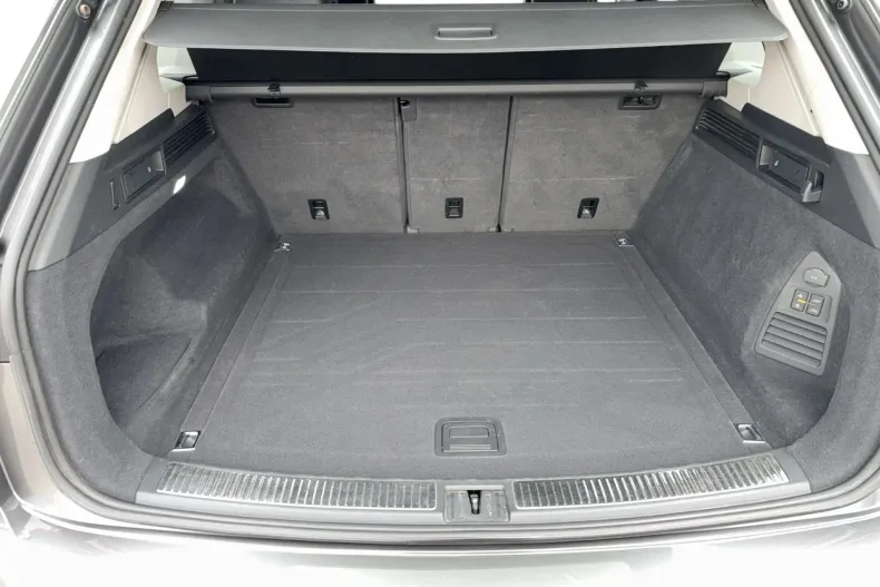 Volkswagen Touareg din 2023 cu 103.240 km - oferta VOL232976 - foto 31