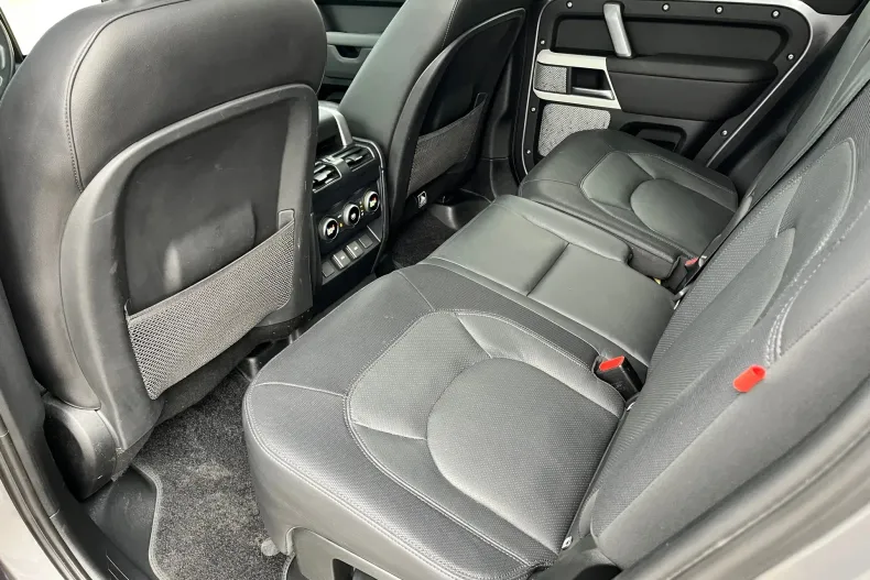 Land Rover Defender din 2023 cu 59.726 km - oferta LAN232979 - foto 13