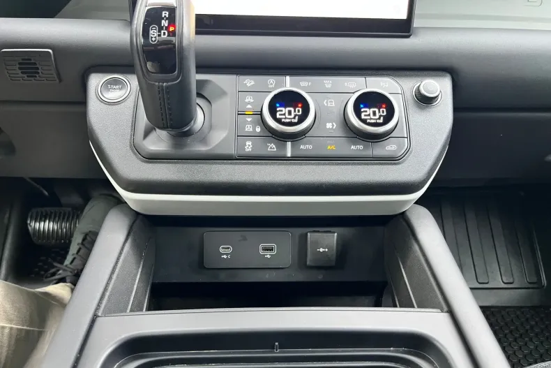 Land Rover Defender din 2023 cu 59.726 km - oferta LAN232979 - foto 17