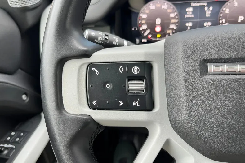 Land Rover Defender din 2023 cu 59.726 km - oferta LAN232979 - foto 18